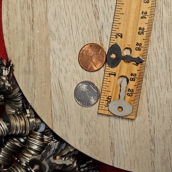 Silvertone luggage diary baggage locket keys craft artwork collage DIY Pinterest - Picture 5 of 6